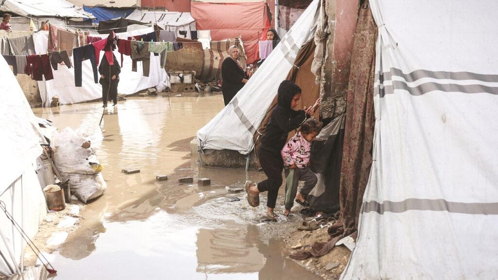 Gaza: Suffering worsens as displaced people's tents flood due to rain