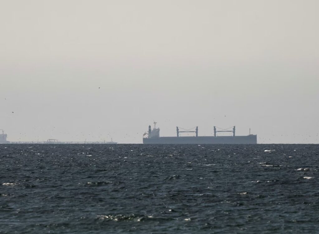 Iran announces opening of Hormuz and reveals an American obstacle for ships