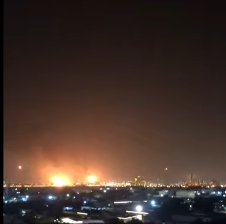Saudi Arabia is under bombardment... Explosions and missiles target the Jubail industrial facility