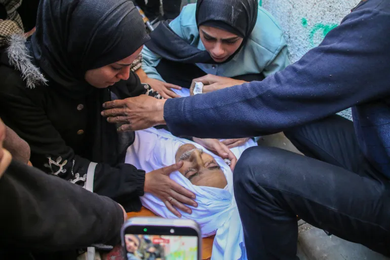 Two martyrs and 10 wounded in Israeli attacks on Gaza