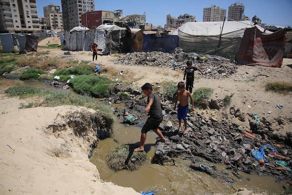 Gaza: tents over the sewers