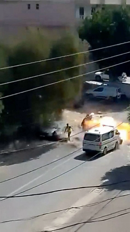 Two martyrs and 20 injured in an Israeli raid south of Beirut