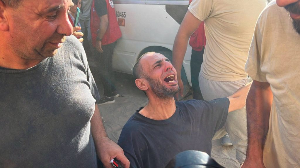 Sixty detainees from Gaza held in Israeli prisons arrive at Al-Aqsa Martyrs Hospital