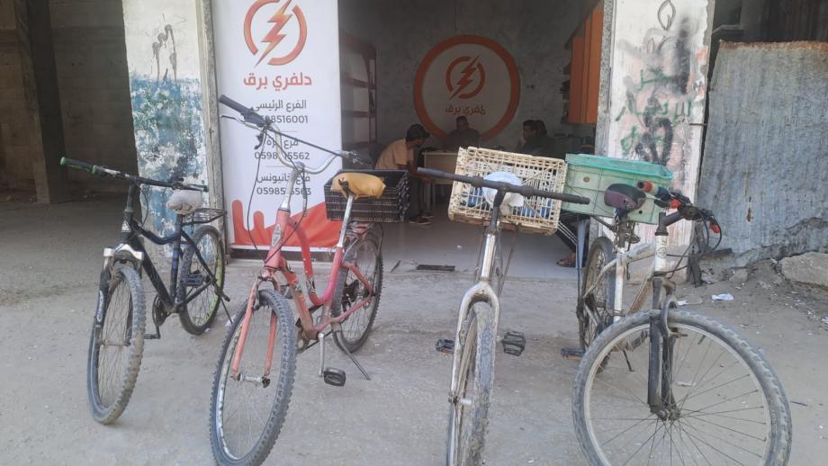 Shortage of bicycle spare parts exacerbates the transportation crisis in Gaza