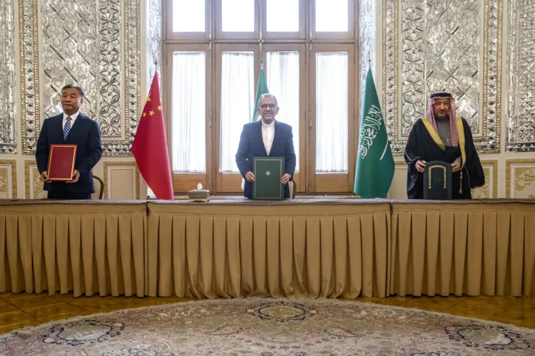 First Iranian Comment on the Yemeni-Saudi Confrontations Following the Latter's Insistence on Two Mediations