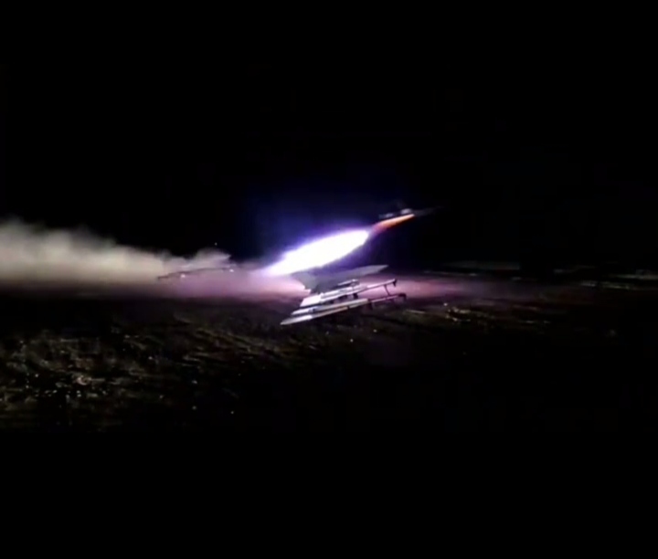Iranian Army Announces Striking American Targets in Kuwait and Bahrain