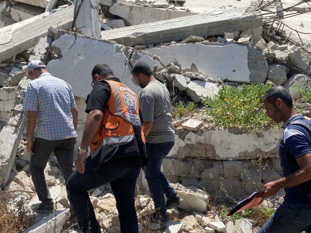 Gaza Civil Defense inspects 8 rubble sites believed to contain the remains of 170 martyrs