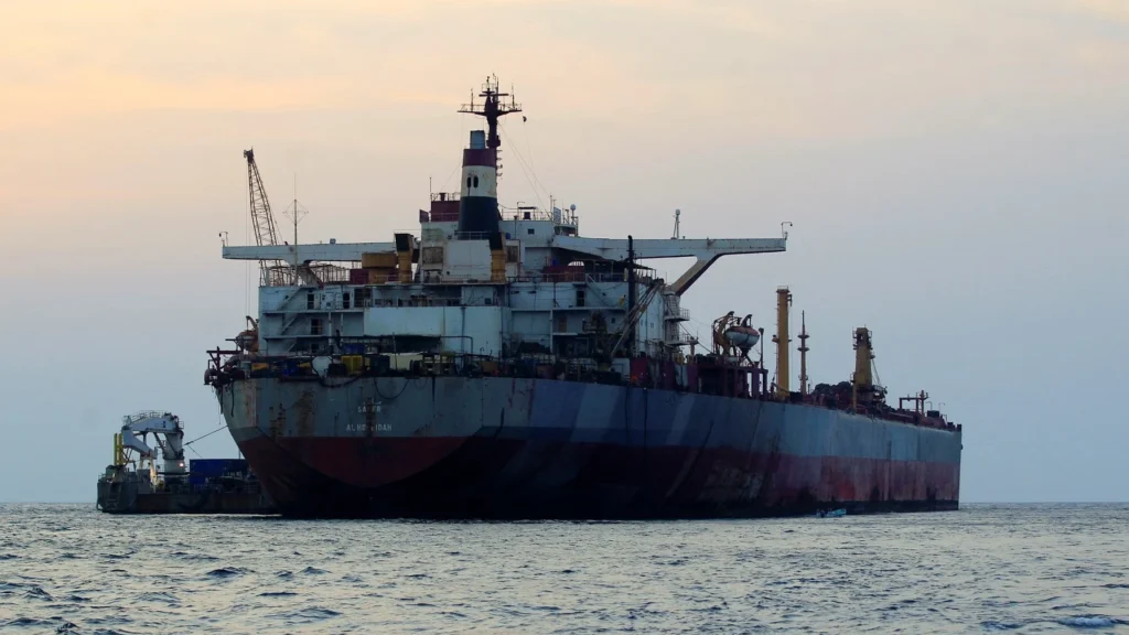 Alternatives choked: Land and pipeline routes fail to rescue Saudi exports from the naval blockade