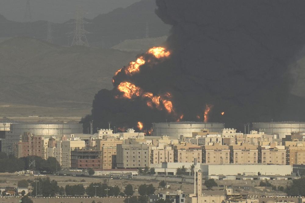 French Le Monde: Yemen's Attack Strikes the American-Saudi Alliance and Exposes Its Fragility