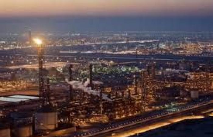 Attack Targets Yanbu Port and Halts Oil Loading... What Are the Details?